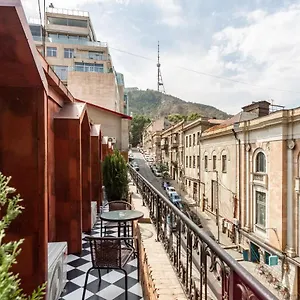 https://shota-rustaveli-14-ave.alltbilisihotels.com